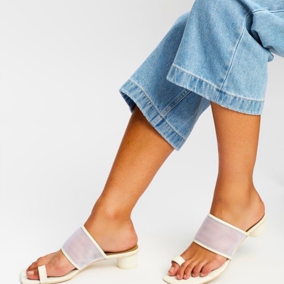 Dolce Vita White Mesh Round Block Heel Sandals - Picture 2 of 13